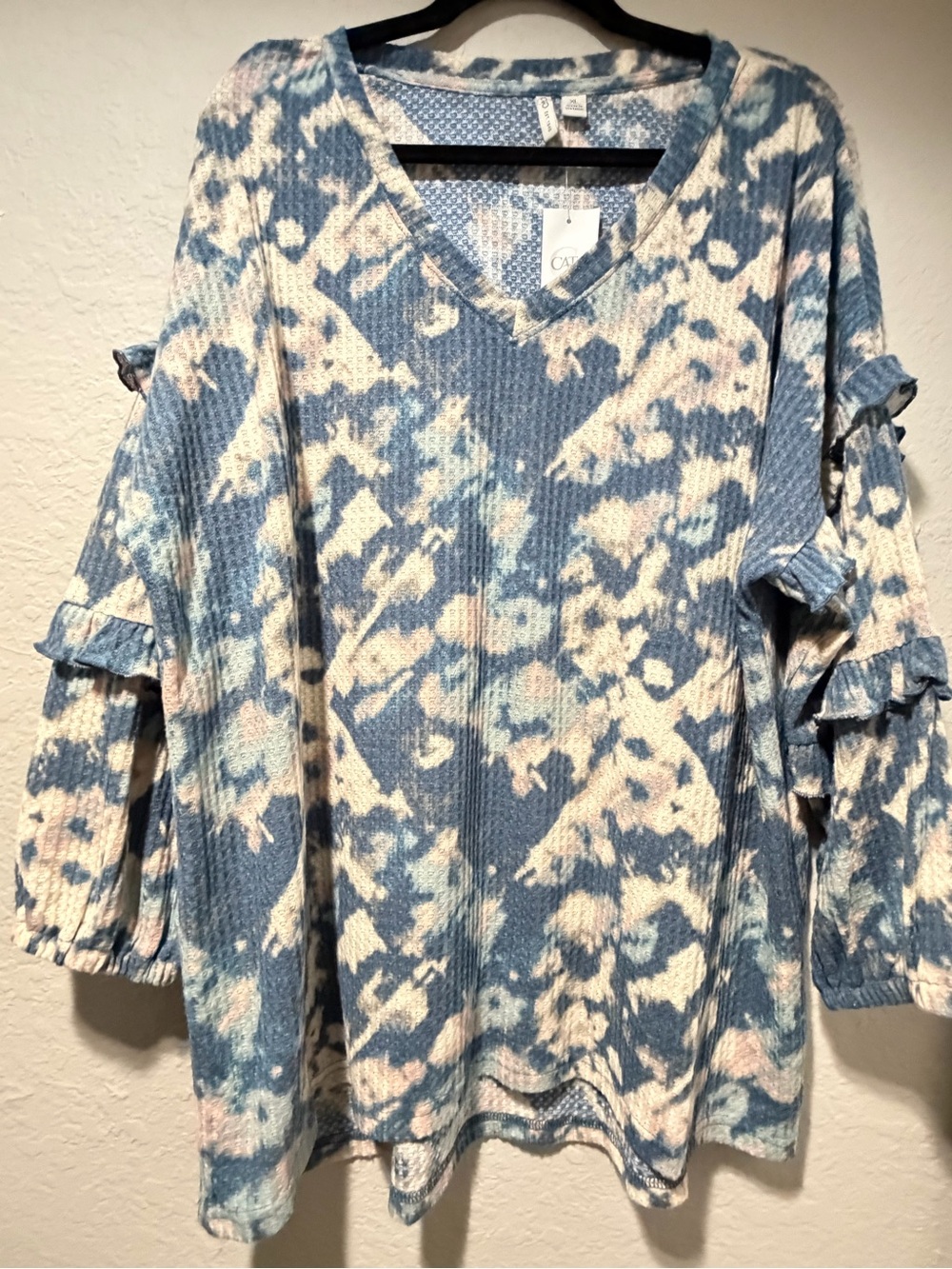Cato Blue & Cream Tie-Dye Waffle V-Neck Ruffle Sleeve Top